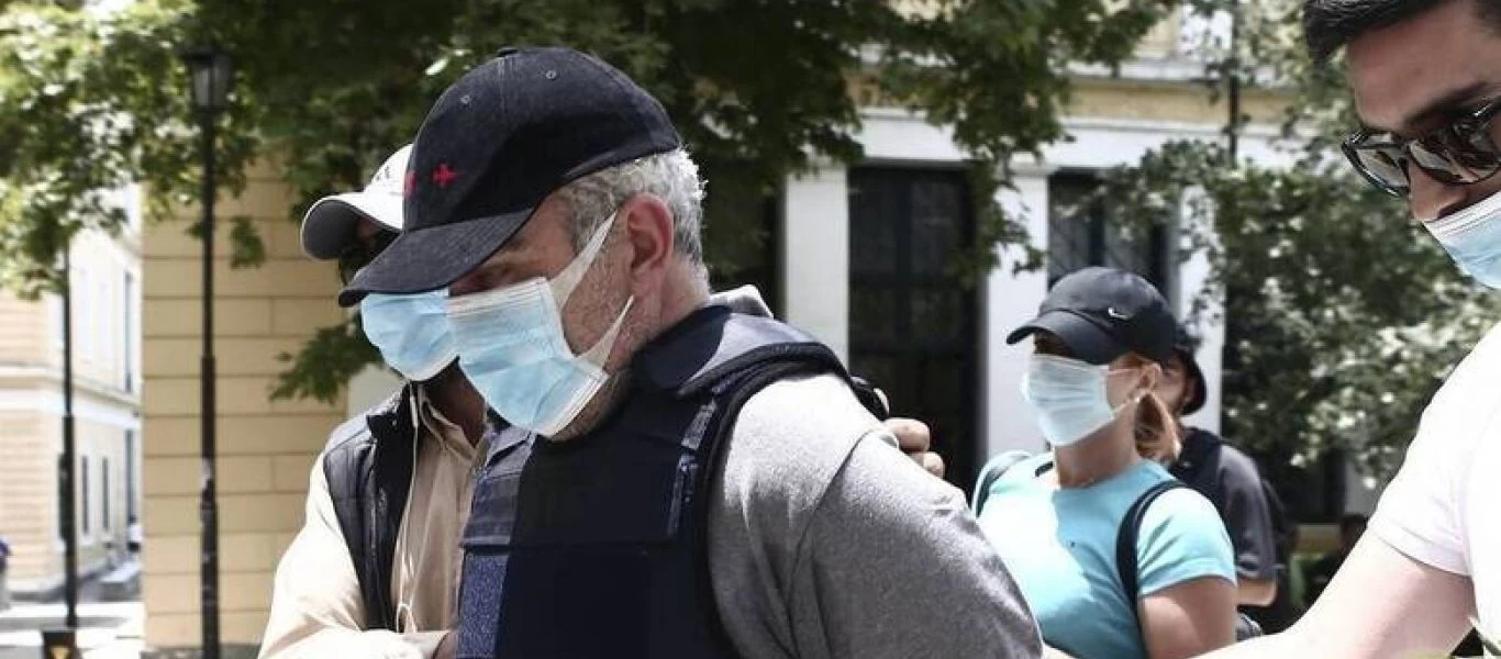 Ανατριχιάζουν οι καταθέσεις συγγενών των θυμάτων του ψευτογιατρού - Ο ορός με βότανα και ο χυμός από παντζάρι και σκόρδο